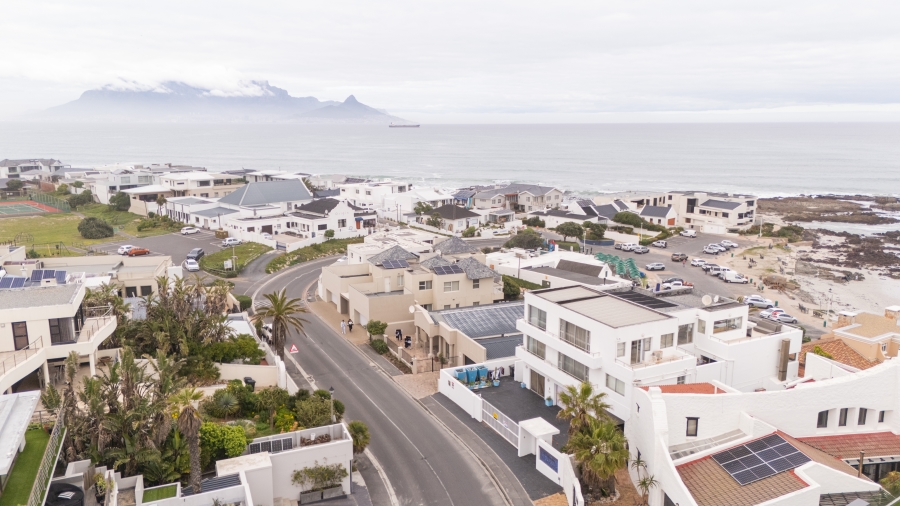 6 Bedroom Property for Sale in Bloubergstrand Western Cape